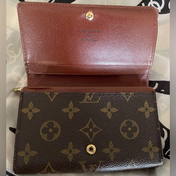 Preloved. Vintage. Authentic Louis Vuitton Tresor Mono wallet - Picture 9 of 9